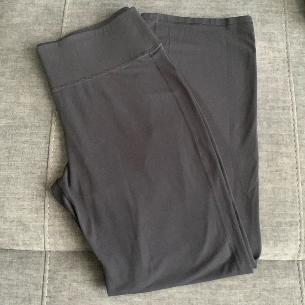 Lane Bryant Livi High rise Signature Stretch boot cut Yoga Pants Size 18…